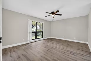 307 Brackenwood Cir, Palm Beach Gardens, FL 33418 - Photo 25