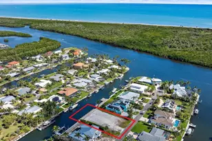 8531 SE Driftwood St, Hobe Sound, FL 33455 - Photo 3