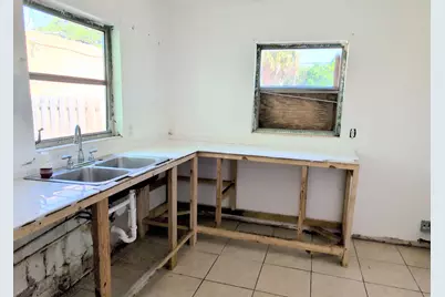 521 N 22nd Street, Fort Pierce, FL 34950 - Photo 7