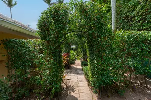 280 Tradewind Dr, Palm Beach, FL 33480 - Photo 9