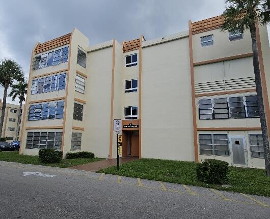 2501 NW 41st Ave main architectural view
