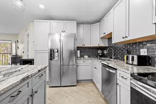 2083 NE Collins Cir, Jensen Beach, FL 34957 - Photo 9