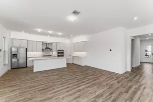 910 SW Newfield Ave, Palm City, FL 34990 - Photo 5