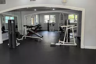 8160 Geneva Ct, Doral, FL 33166 - Photo 19