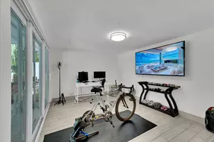 2633 NE 3rd Ave, Wilton Manors, FL 33334 - Photo 13