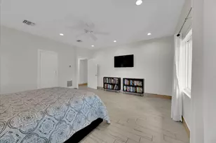 2633 NE 3rd Ave, Wilton Manors, FL 33334 - Photo 19