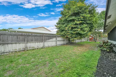 107 Segovia Avenue, Royal Palm Beach, FL 33411 - Photo 33