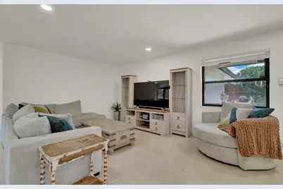 107 Segovia Avenue, Royal Palm Beach, FL 33411 - Photo 7