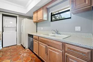 11863 Wimbledon Circle, Wellington, FL 33414 - Photo 23