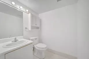 801 SW 141st Ave, Pembroke Pines, FL 33027 - Photo 15