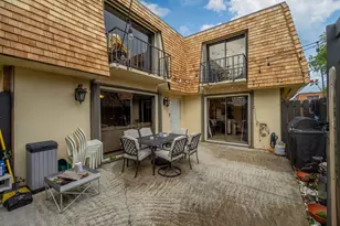 393 Lake Arbor Dr, Palm Springs, FL 33461 - Photo 5