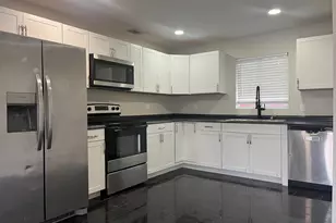 838 SE Proctor Ln, Port Saint Lucie, FL 34983 - Photo 7