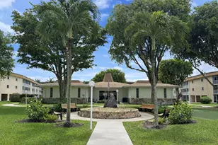 700 Village Green Ct, Palm Springs, FL 33461 - Photo 1