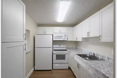 700 Village Green Court #316, Palm Springs, FL 33461 - Photo 7