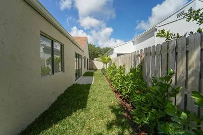 875 NW 22nd Avenue, Delray Beach, FL 33445 - Photo 35
