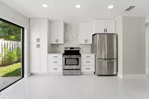 875 NW 22nd Ave, Delray Beach, FL 33445 - Photo 5