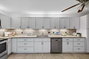 9101 SW 19th Pl, Davie, FL 33324 - Photo 9