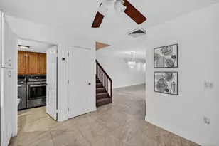 9101 SW 19th Pl, Davie, FL 33324 - Photo 15