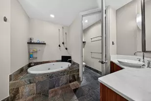 2633 NE 14th Ave, Wilton Manors, FL 33334 - Photo 21