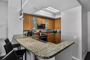 2633 NE 14th Ave, Wilton Manors, FL 33334 - Photo 7