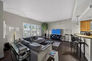 2633 NE 14th Ave, Wilton Manors, FL 33334 - Photo 3