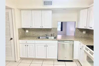 680 Tennis Club Drive #102, Fort Lauderdale, FL 33311 - Photo 3