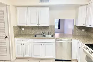 680 Tennis Club Dr, Fort Lauderdale, FL 33311 - Photo 3