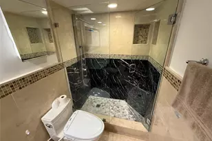 19428 NE 26th Ave, Miami, FL 33180 - Photo 27