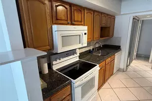 19428 NE 26th Ave, Miami, FL 33180 - Photo 5