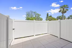3209 S Lakeview Cir, Hutchinson Island, FL 34949 - Photo 3