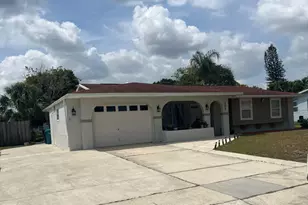 262 NE Floresta Dr, Port Saint Lucie, FL 34983 - Photo 5