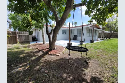262 NE Floresta Drive, Port Saint Lucie, FL 34983 - Photo 37