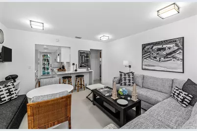 134 Peruvian Avenue #104, Palm Beach, FL 33480 - Photo 7