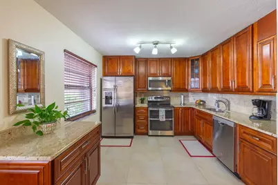 154 Capri #D, Delray Beach, FL 33484 - Photo 11