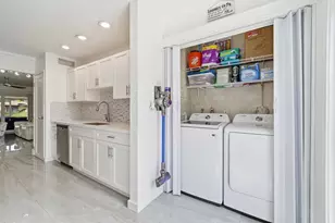 10875 NW 29th Manor, Sunrise, FL 33322 - Photo 11