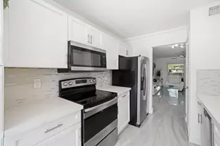 10875 NW 29th Manor, Sunrise, FL 33322 - Photo 9