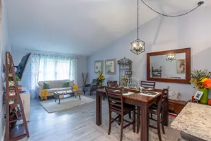 13035 Albright Ct, Wellington, FL 33414 - Photo 5