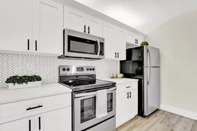 6605 66th Way, West Palm Beach, FL 33409 - Photo 5