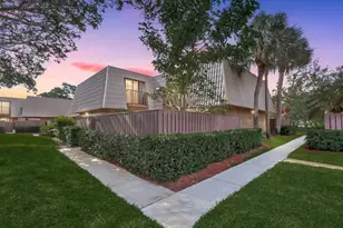 6605 66th Way, West Palm Beach, FL 33409 - Photo 3