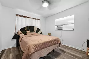 9350 Sun Ct, West Palm Beach, FL 33403 - Photo 7