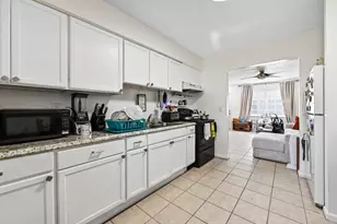 9350 Sun Ct, West Palm Beach, FL 33403 - Photo 13