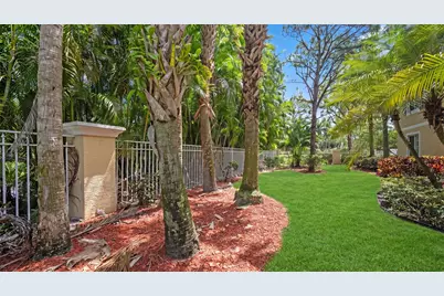 6475 Emerald Dunes Drive #206, West Palm Beach, FL 33411 - Photo 21