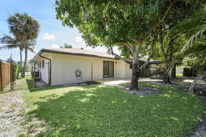 1820 17th Court N, Lake Worth Beach, FL 33460 - Photo 43