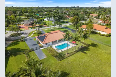 13821 Alexandria Court, Davie, FL 33325 - Photo 7