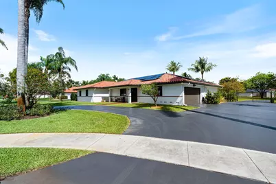 13821 Alexandria Court, Davie, FL 33325 - Photo 9