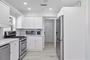 411 Poinciana Dr, Fort Lauderdale, FL 33301 - Photo 11