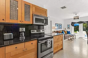 340 NE 7th Ave, Delray Beach, FL 33483 - Photo 17