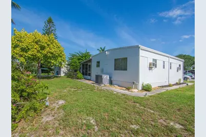 521 NE Sapphire Way, Jensen Beach, FL 34957 - Photo 15