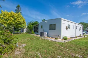 521 NE Sapphire Way, Jensen Beach, FL 34957 - Photo 15