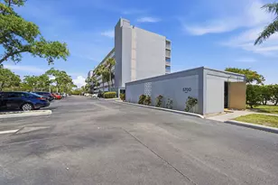 5700 NW 2nd Ave, Boca Raton, FL 33487 - Photo 25
